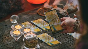 How to find an authentic online psychic or tarot card reading platform?